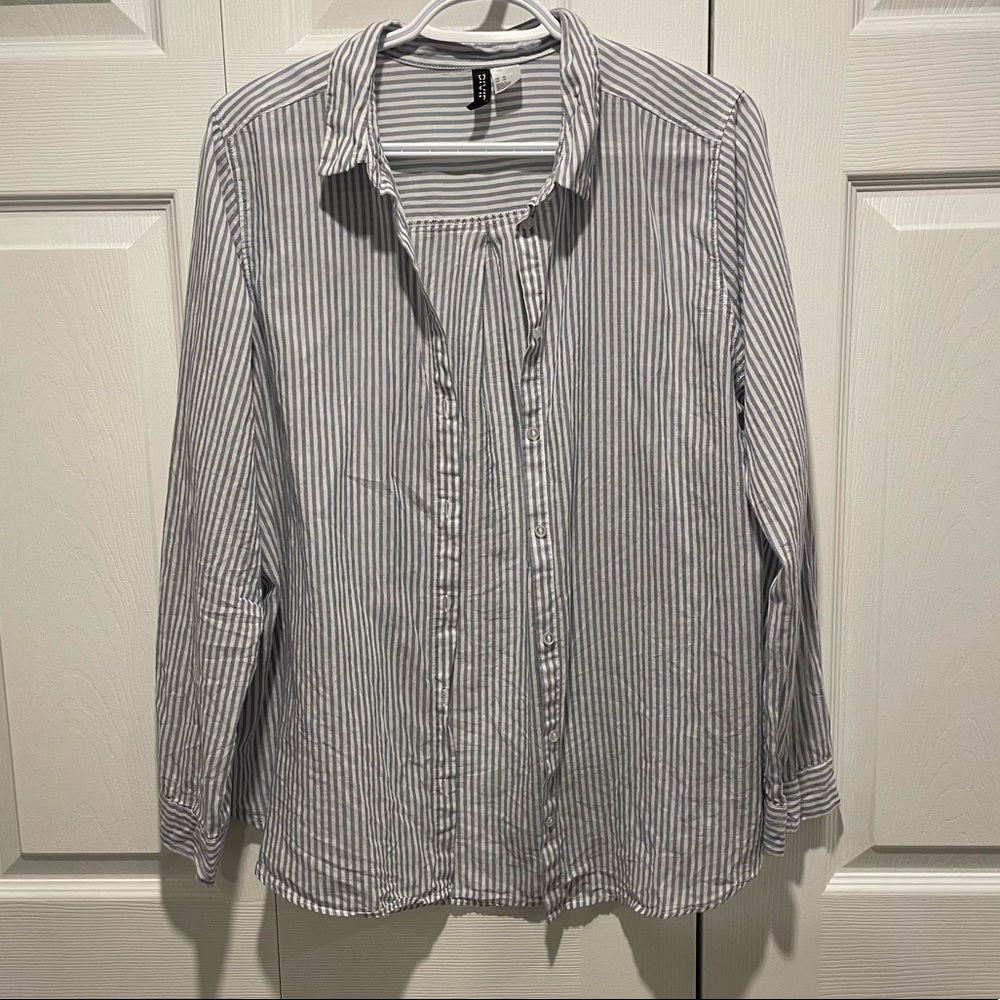 Lightweight Stripped Buttoned Blouse